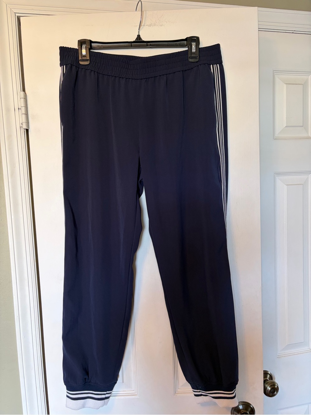 Liverpool Women's Navy Joggers with White Side Stripes Size Large - Picture 4 of 6